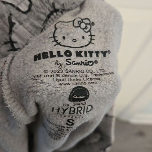 Hello kitty by Sanrio shorts size small - Picture 5 of 5